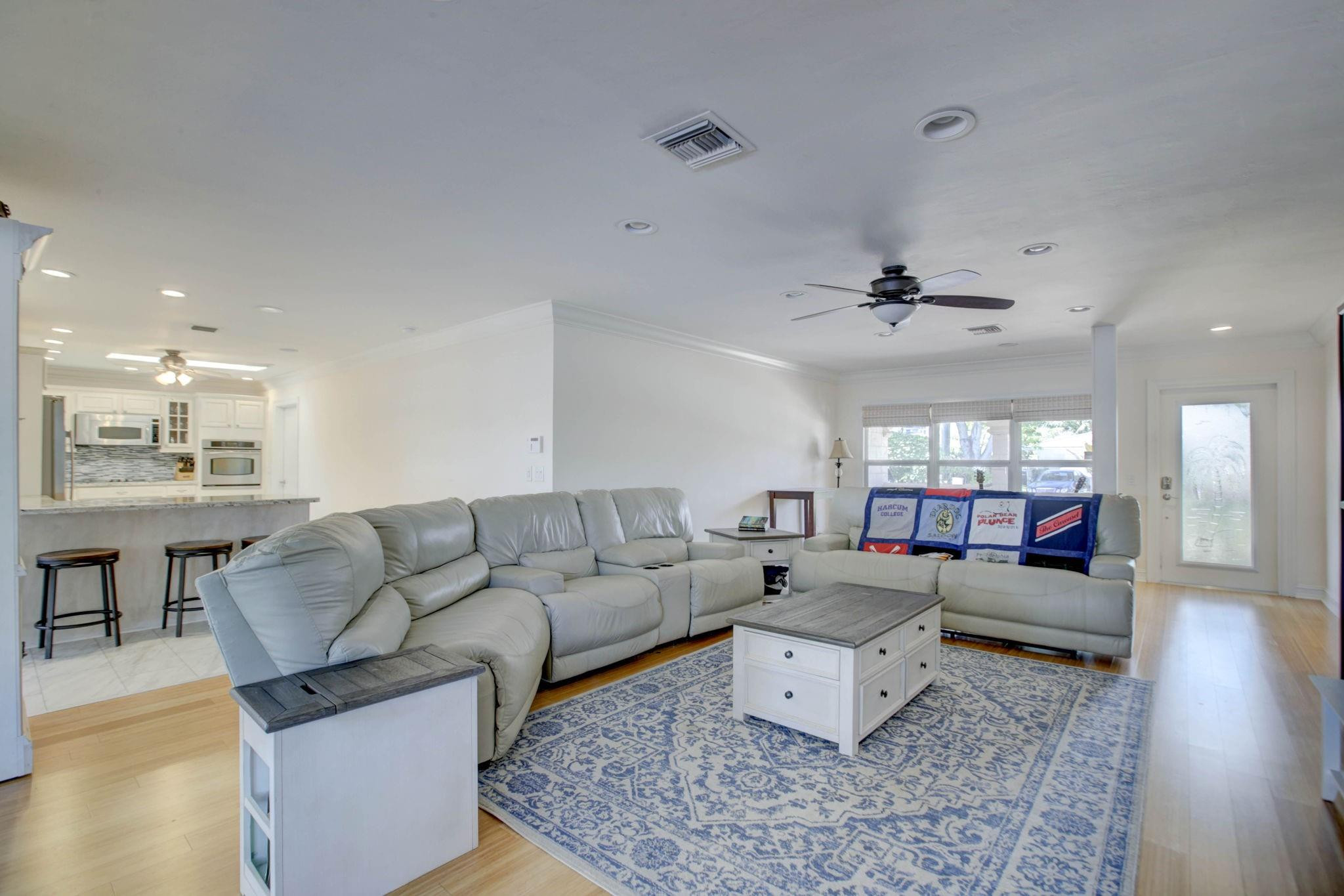 1920 Waters Edge Pompano Beach, FL 33062 - Photo 6 of 47 Photo 6