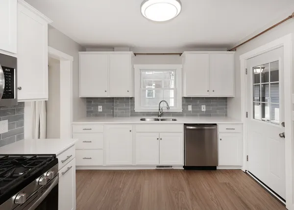 $379,900 | 1606 Coffelt Avenue, Davenport, IA 52803