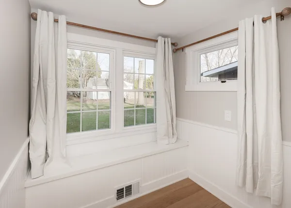 $379,900 | 1606 Coffelt Avenue, Davenport, IA 52803