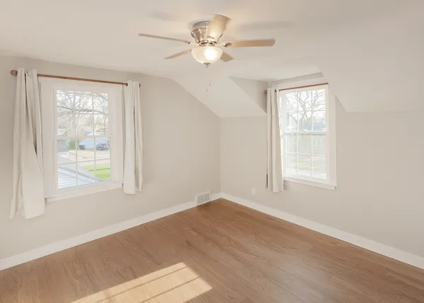 $379,900 | 1606 Coffelt Avenue, Davenport, IA 52803