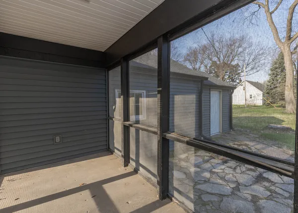 $379,900 | 1606 Coffelt Avenue, Davenport, IA 52803