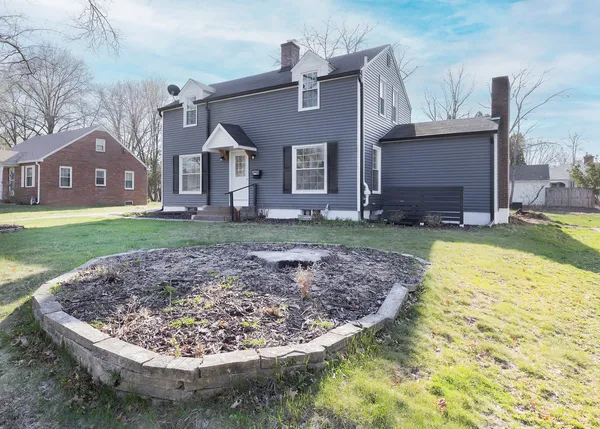 $379,900 | 1606 Coffelt Avenue, Davenport, IA 52803