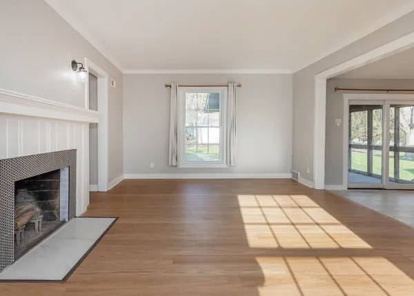 $379,900 | 1606 Coffelt Avenue, Davenport, IA 52803