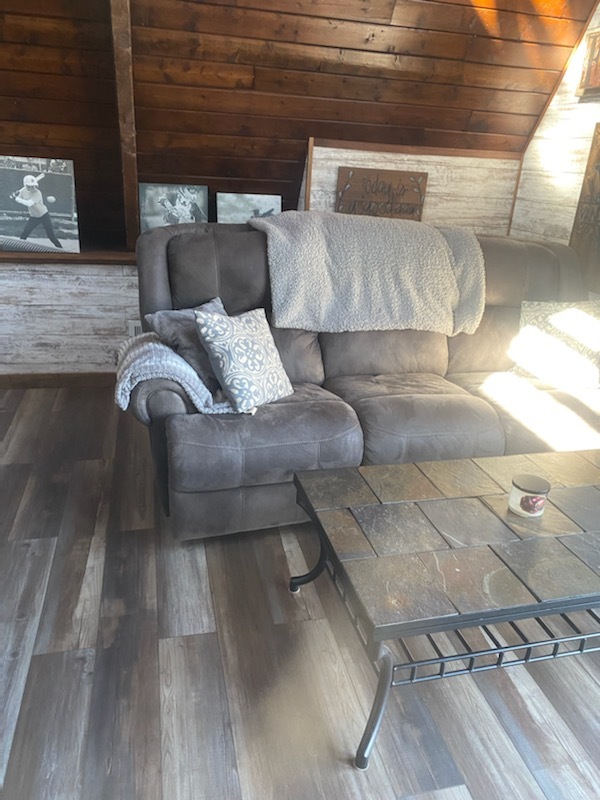 1765 West Mine Road Mazon, IL 60444 - Photo 13 of 21 a living room with a couch