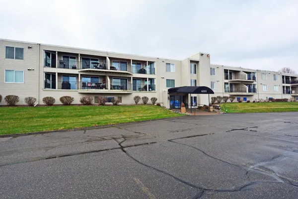 $324,900 | 6351 St Croix Trail North, Unit 138, Stillwater, MN 55082