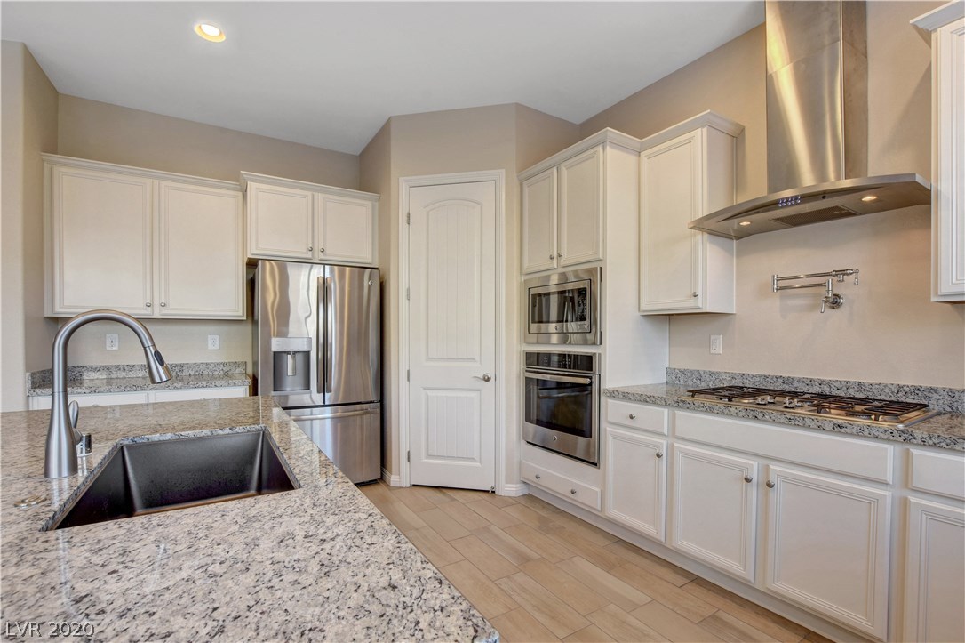 74 Einstein Ridge Way Las Vegas, NV 89183 - Photo 13 of 40 Gallery Image 13