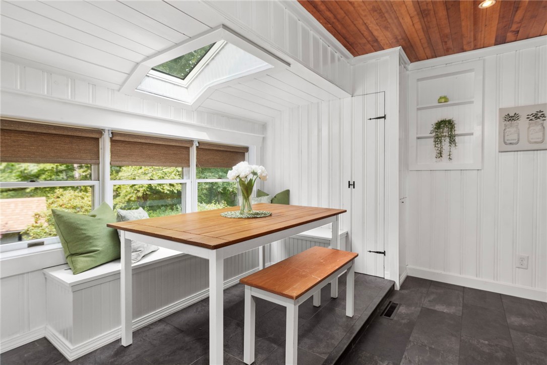 54 Pine Ledge Road Glocester, RI 02857 - Photo 13 of 44 Breakfast Nook