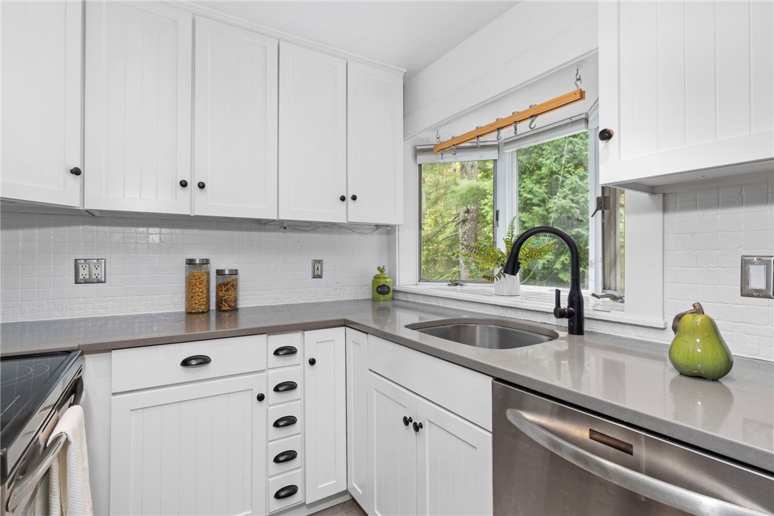 54 Pine Ledge Road Glocester, RI 02857 - Photo 17 of 44 Kitchen