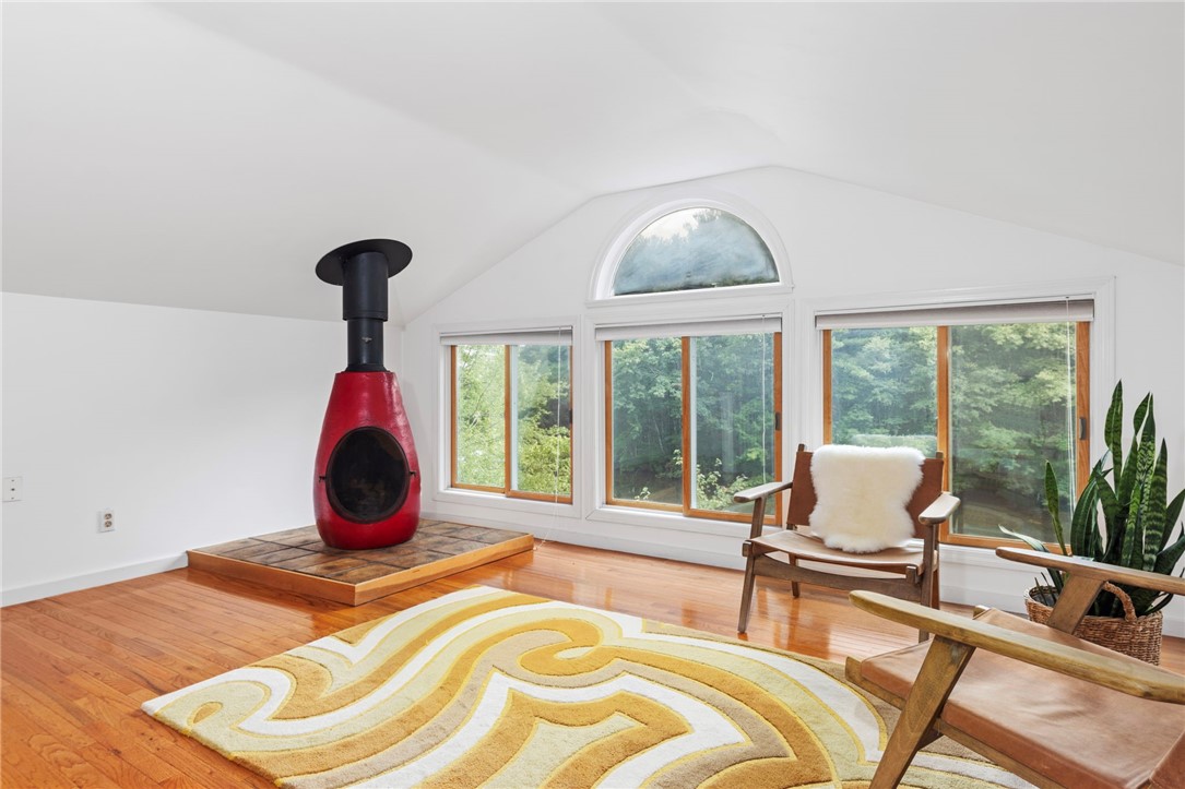 54 Pine Ledge Road Glocester, RI 02857 - Photo 29 of 44 Secondo floor bedroom, guest room full