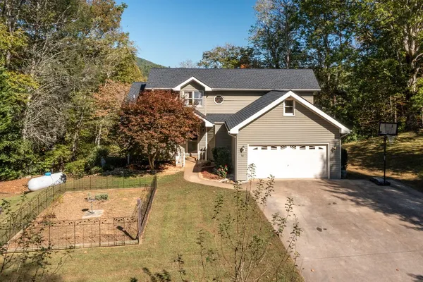 $560,000 | 14 Rivendell Way, Hayesville, NC 28904
