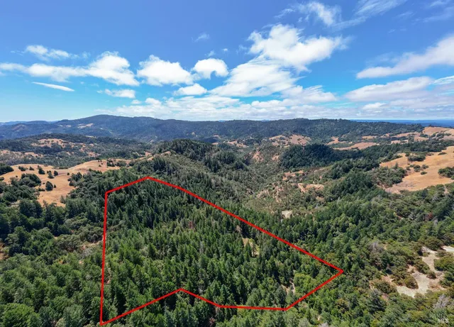 $445,000 | 6001 Red Tail Way, Ukiah, CA 95482