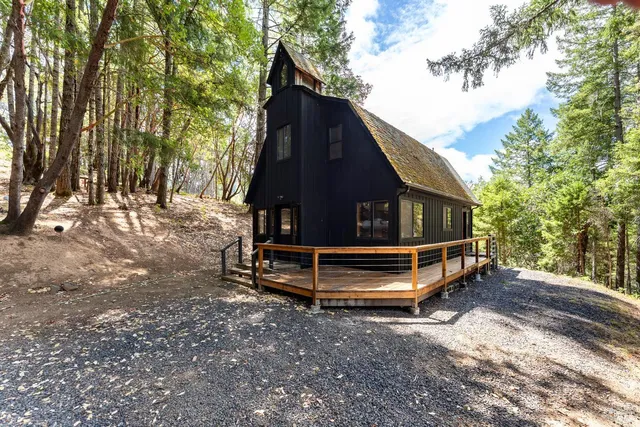 $445,000 | 6001 Red Tail Way, Ukiah, CA 95482