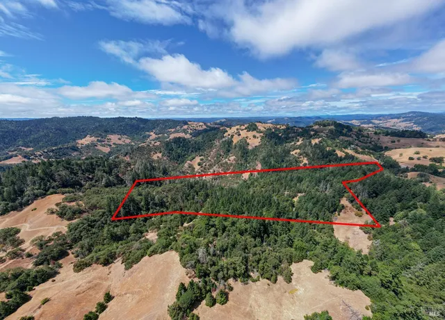 $445,000 | 6001 Red Tail Way, Ukiah, CA 95482