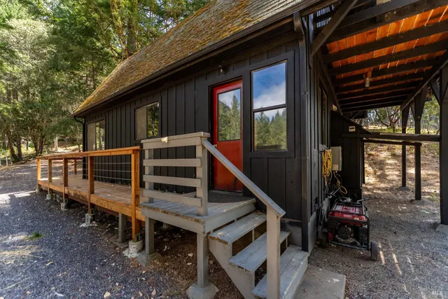 $445,000 | 6001 Red Tail Way, Ukiah, CA 95482