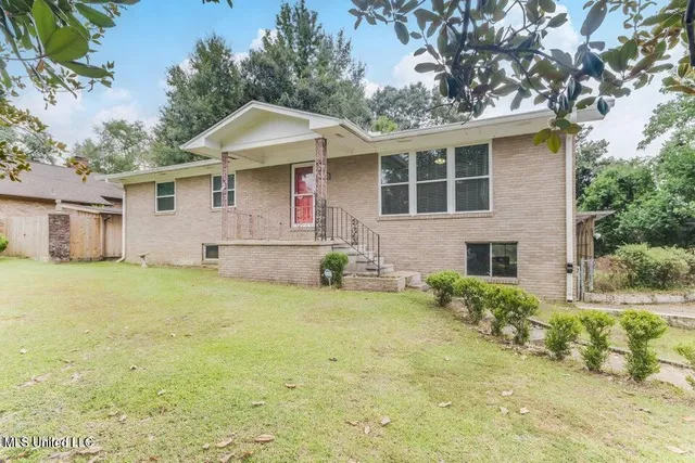 $1,950 | 15305 R Northwood Drive, Gulfport, MS 39503