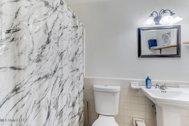 $1,950 | 15305 R Northwood Drive, Gulfport, MS 39503