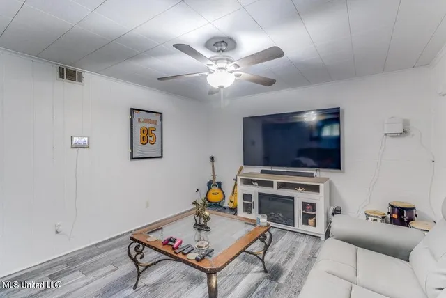 $1,950 | 15305 R Northwood Drive, Gulfport, MS 39503