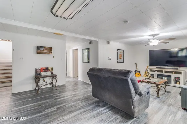 $1,950 | 15305 R Northwood Drive, Gulfport, MS 39503