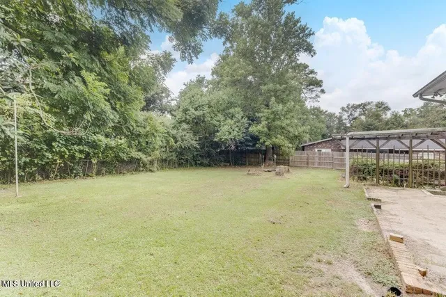 $1,950 | 15305 R Northwood Drive, Gulfport, MS 39503