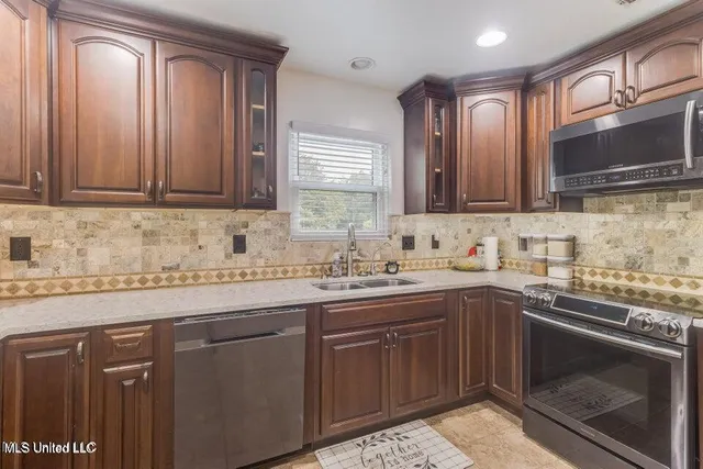 $1,950 | 15305 R Northwood Drive, Gulfport, MS 39503