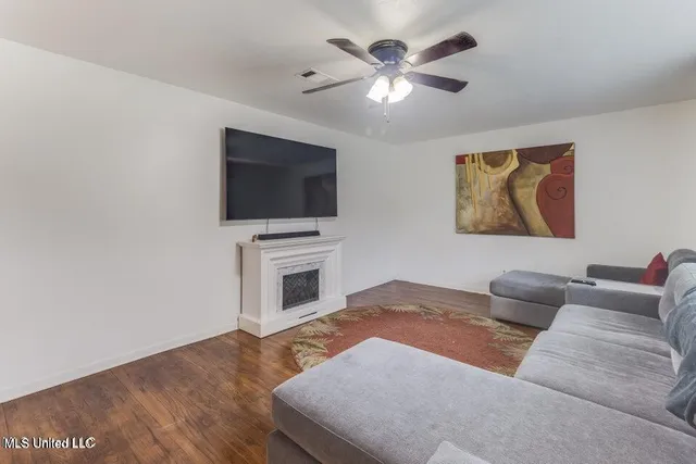 $1,950 | 15305 R Northwood Drive, Gulfport, MS 39503