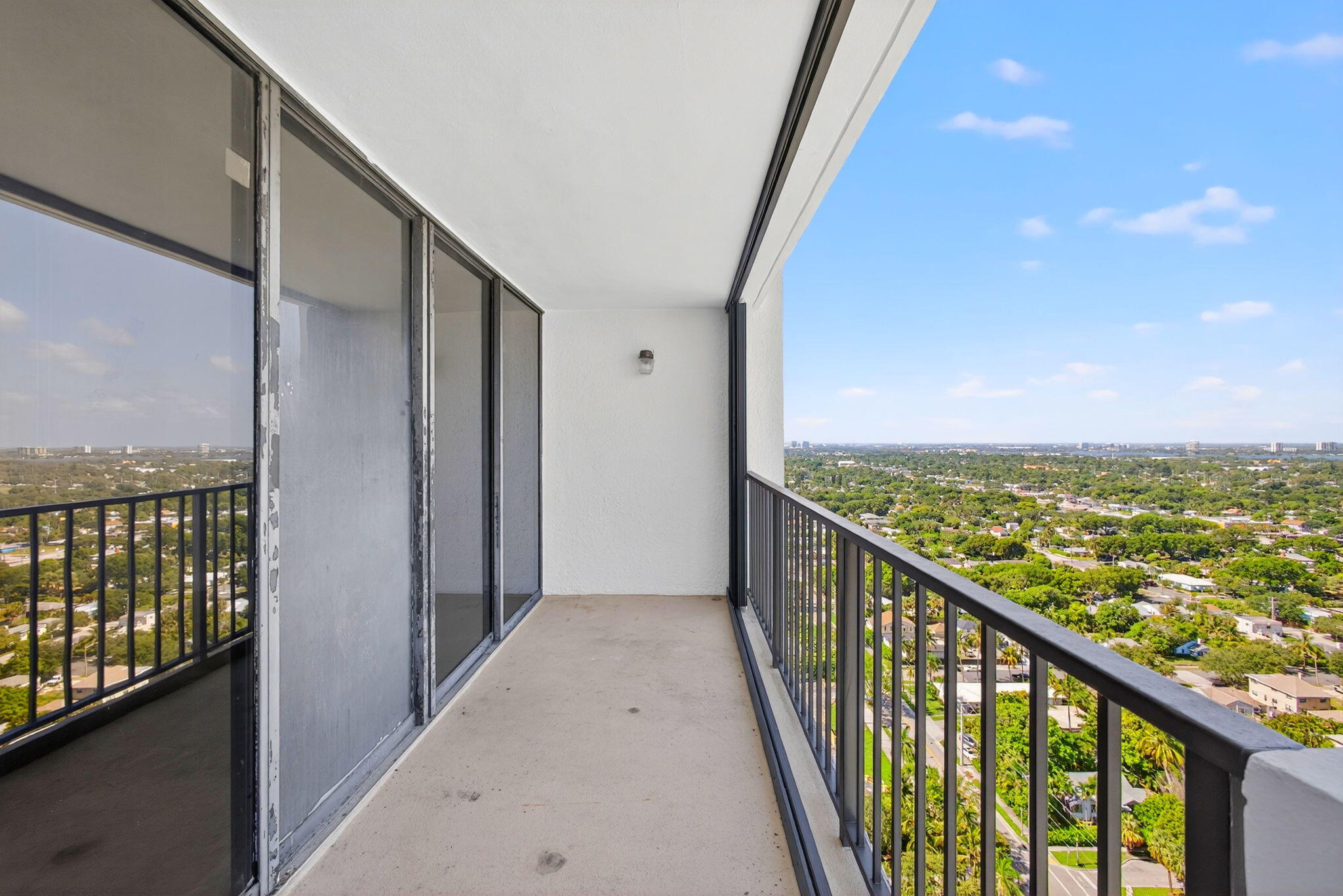 5600 North Flagler Drive, Unit 2703 West Palm Beach, FL 33407 - Photo 22 of 60 a view of balcony