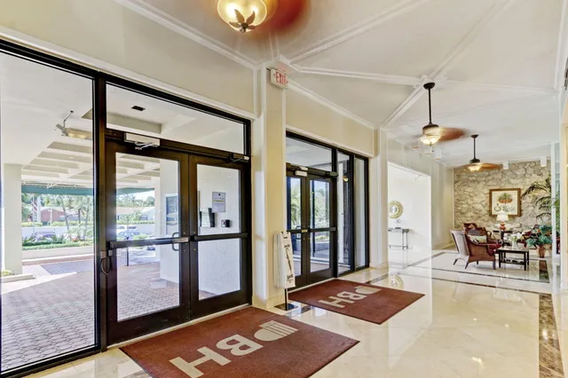 a view of a livingroom with furniture and a livingroom