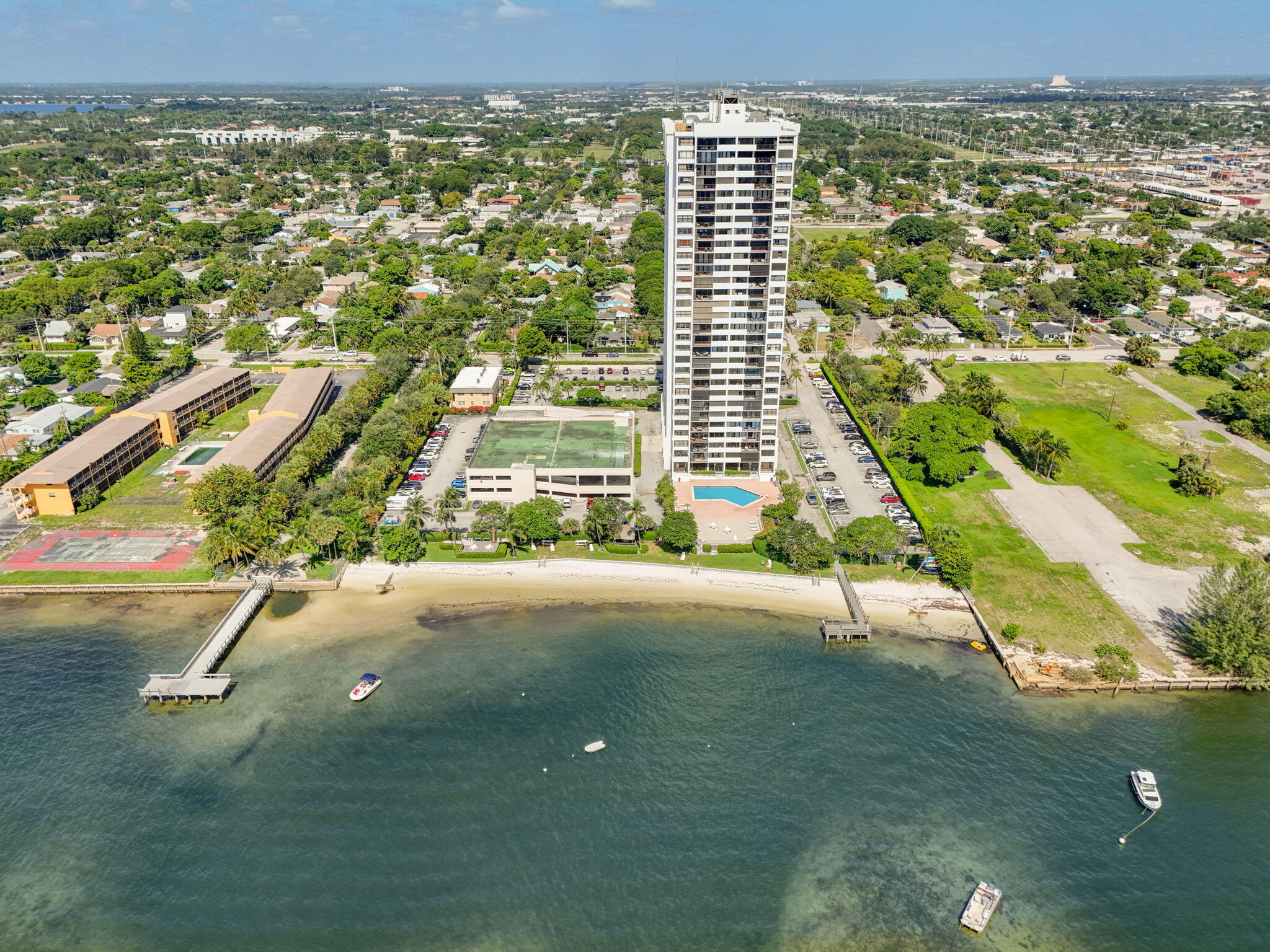 5600 North Flagler Drive, Unit 2703 West Palm Beach, FL 33407 - Photo 54 of 60 a view of a city