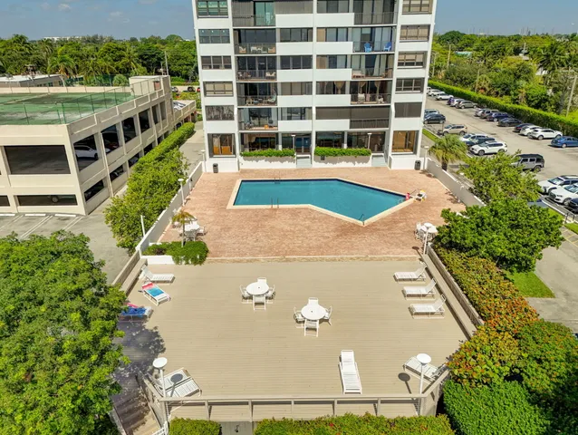 $350,000 | 5600 North Flagler Drive, Unit 2703, West Palm Beach, FL 33407