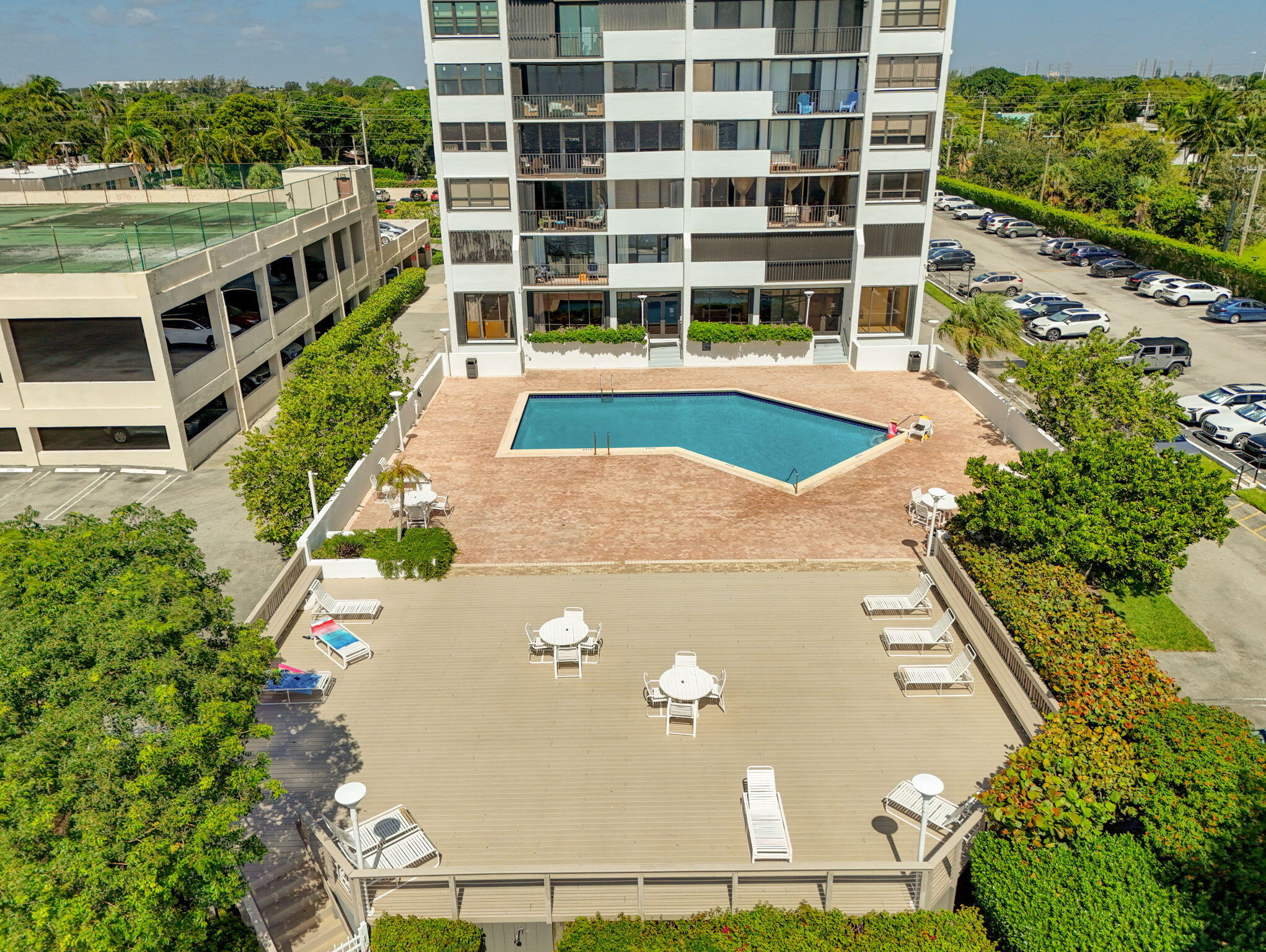 5600 North Flagler Drive, Unit 2703 West Palm Beach, FL 33407 - Photo 59 of 60 an aerial view of a house with a yard