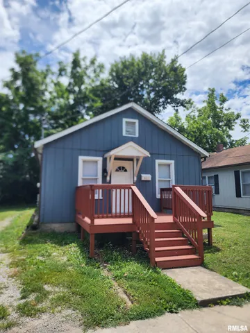 $38,900 | 611 West Cherry Street, Carbondale, IL 62901