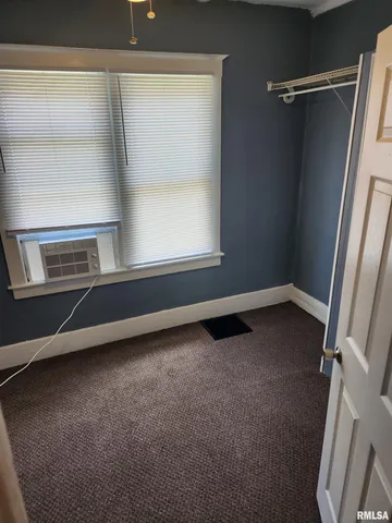 $38,900 | 611 West Cherry Street, Carbondale, IL 62901