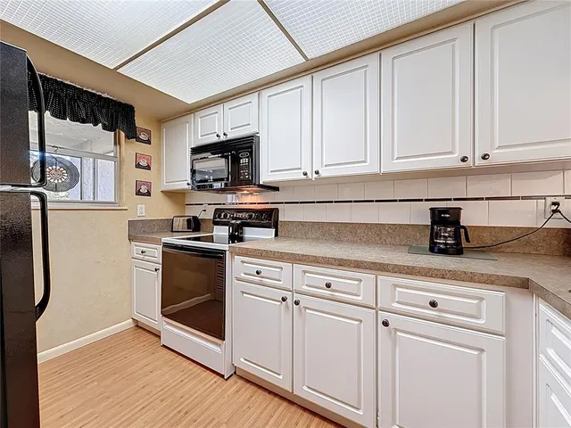 $179,900 | 510 Windrush Bay Drive, Tarpon Springs, FL 34689