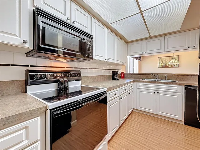 $179,900 | 510 Windrush Bay Drive, Tarpon Springs, FL 34689