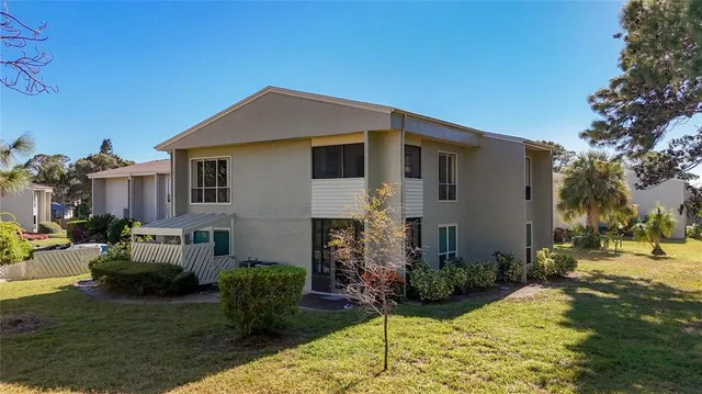 $179,900 | 510 Windrush Bay Drive, Tarpon Springs, FL 34689
