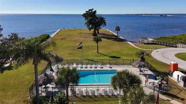 $179,900 | 510 Windrush Bay Drive, Tarpon Springs, FL 34689