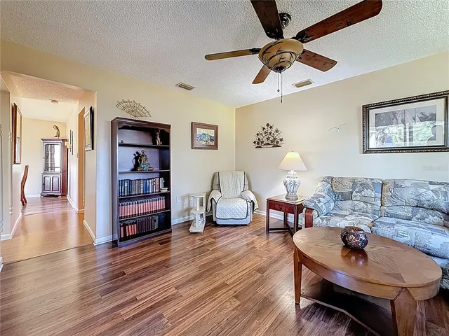 $179,900 | 510 Windrush Bay Drive, Tarpon Springs, FL 34689