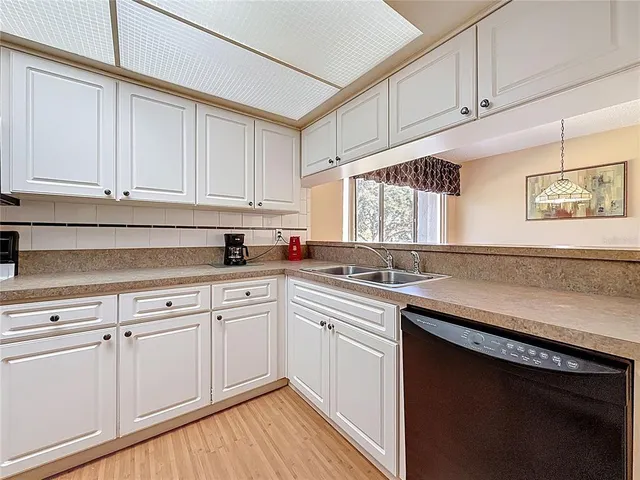 $179,900 | 510 Windrush Bay Drive, Tarpon Springs, FL 34689