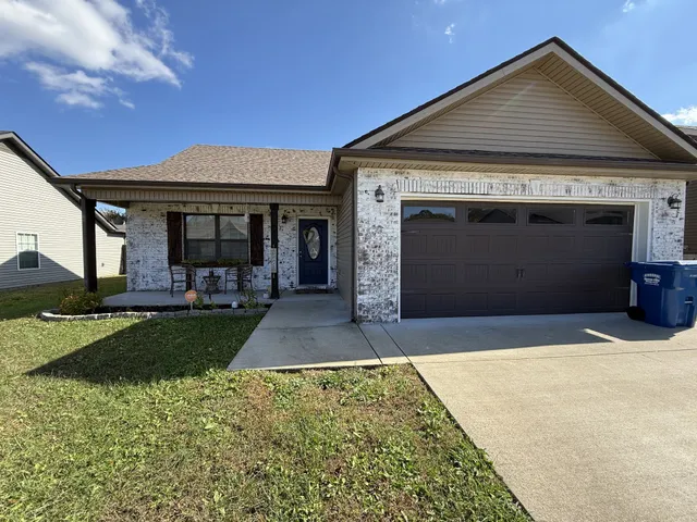 $1,600 | 607 Hollow Crest, Clarksville, TN 37042