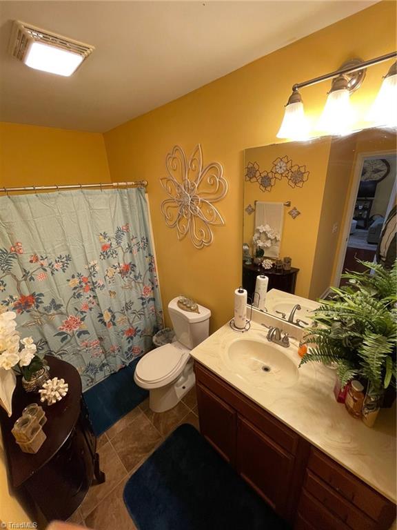 224 Mize Road Lexington, NC 27295 - Photo 16 of 25 Hall Bath