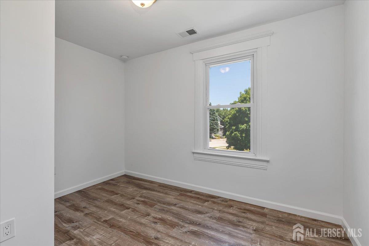 94 Riva Avenue Milltown, NJ 08850 - Photo 22 of 43