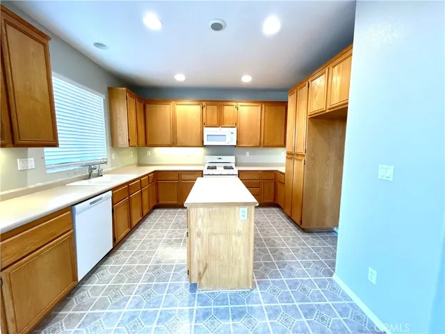 $3,000 | 31946 Gloxinia Way, Lake Elsinore, CA 92532