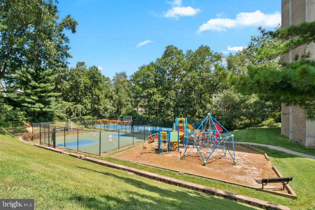 1836 Metzerott Road, Unit 905 Hyattsville, MD 20783 - Photo 13 of 16
