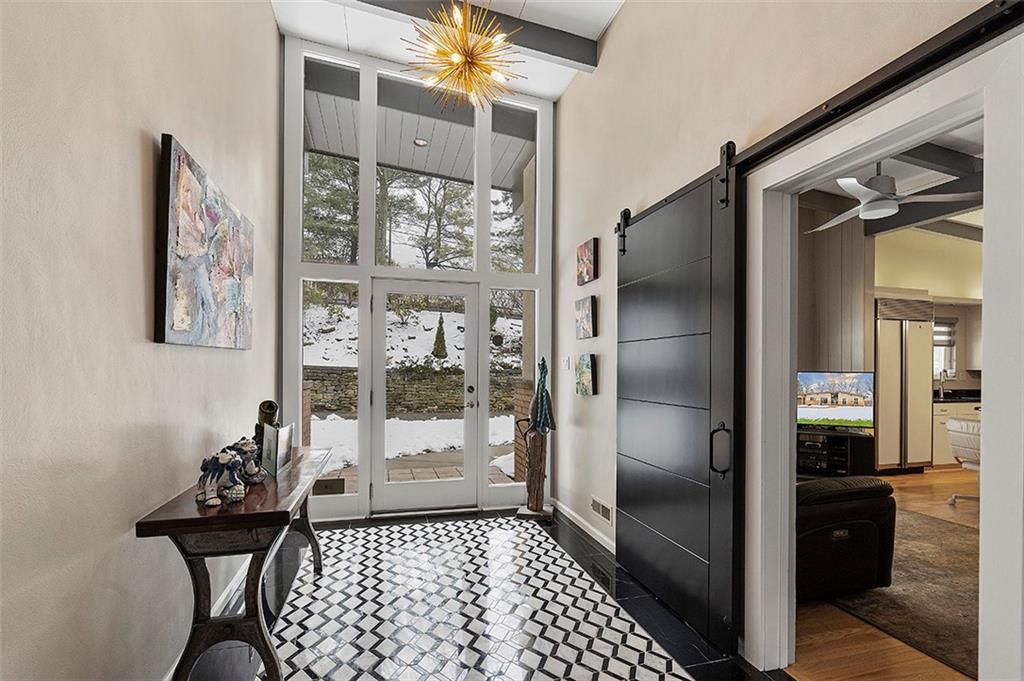44 Churchill Road Pittsburgh, PA 15235 - Photo 2 of 24 Gallery Image 2