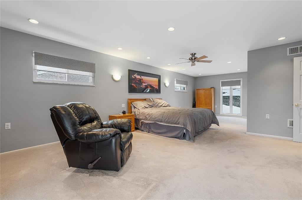 44 Churchill Road Pittsburgh, PA 15235 - Photo 12 of 24 Gallery Image 12