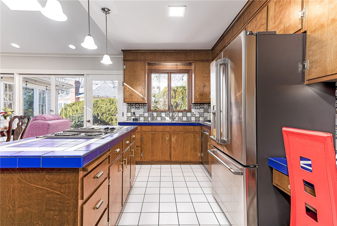 12 Coldbrook Court Cranston, RI 02920 - Photo 15 of 45