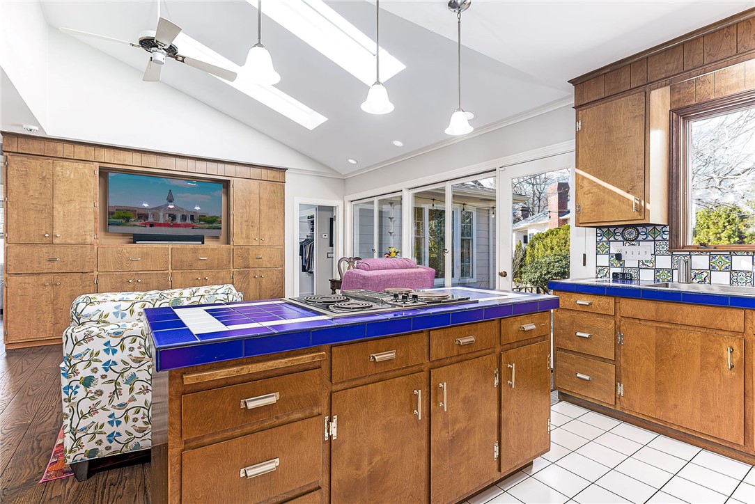 12 Coldbrook Court Cranston, RI 02920 - Photo 16 of 45