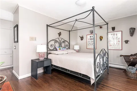 $699,000 | 12 Coldbrook Court, Cranston, RI 02920