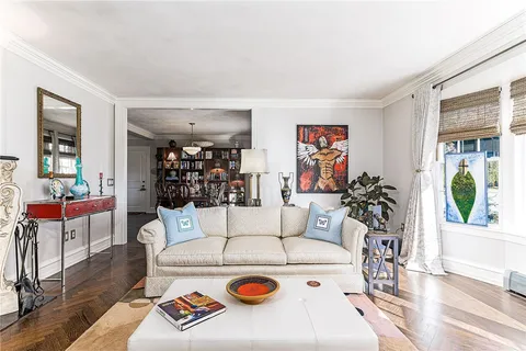 $699,000 | 12 Coldbrook Court, Cranston, RI 02920