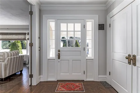 $699,000 | 12 Coldbrook Court, Cranston, RI 02920